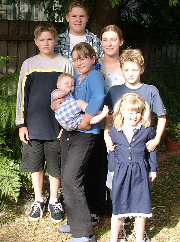 12240033_Cousins.jpg (101936 bytes)