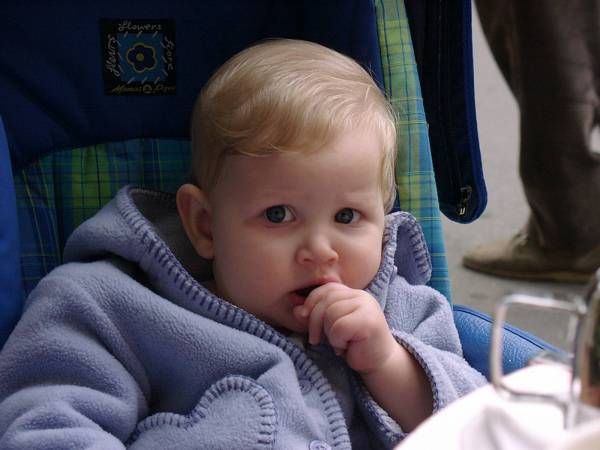 03090077_Emma_CheekyFace.jpg (32994 bytes)